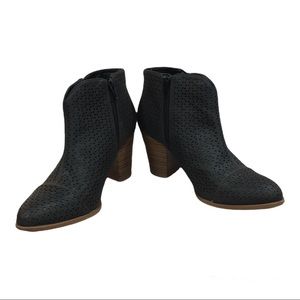 Fergalicious By Fergie black Caroline ankle boots/Bootie size 9
